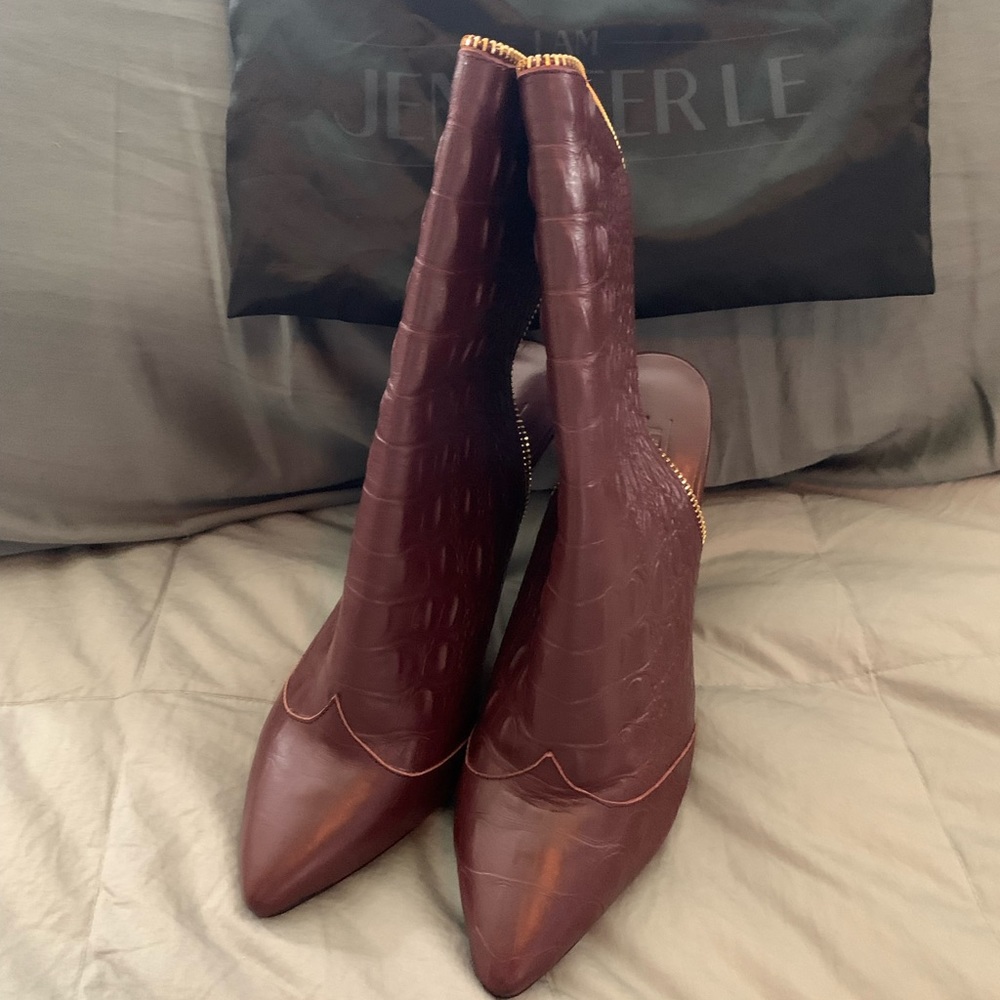 I Am Jennifer Le Heels Owned by Kendall Jenner